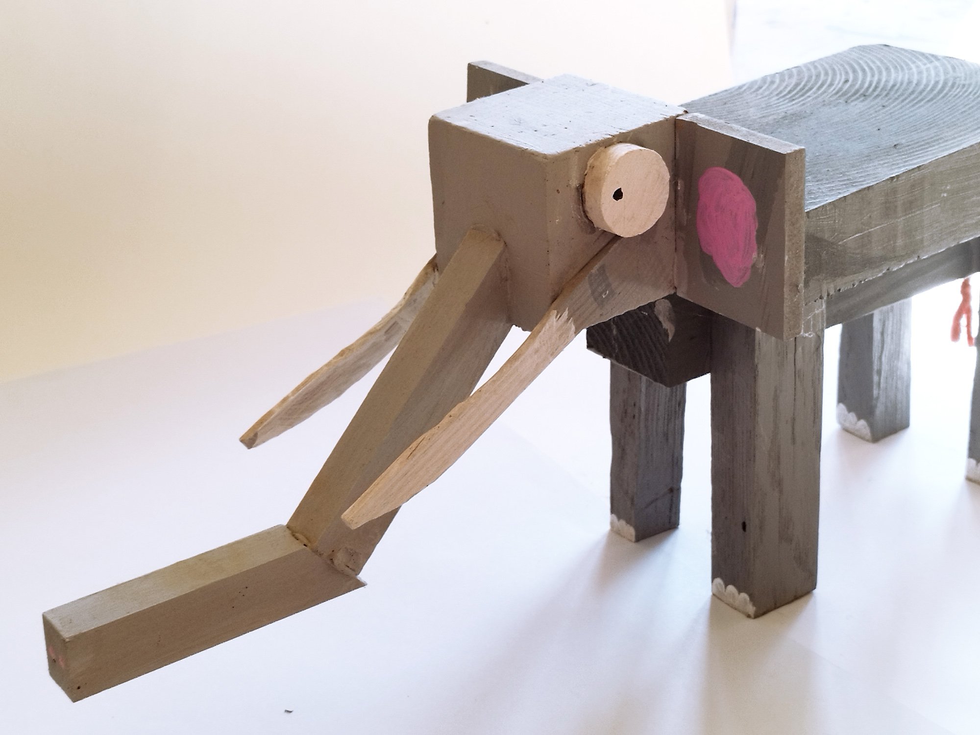 Elefant/ Holz/ Acrylfarbe