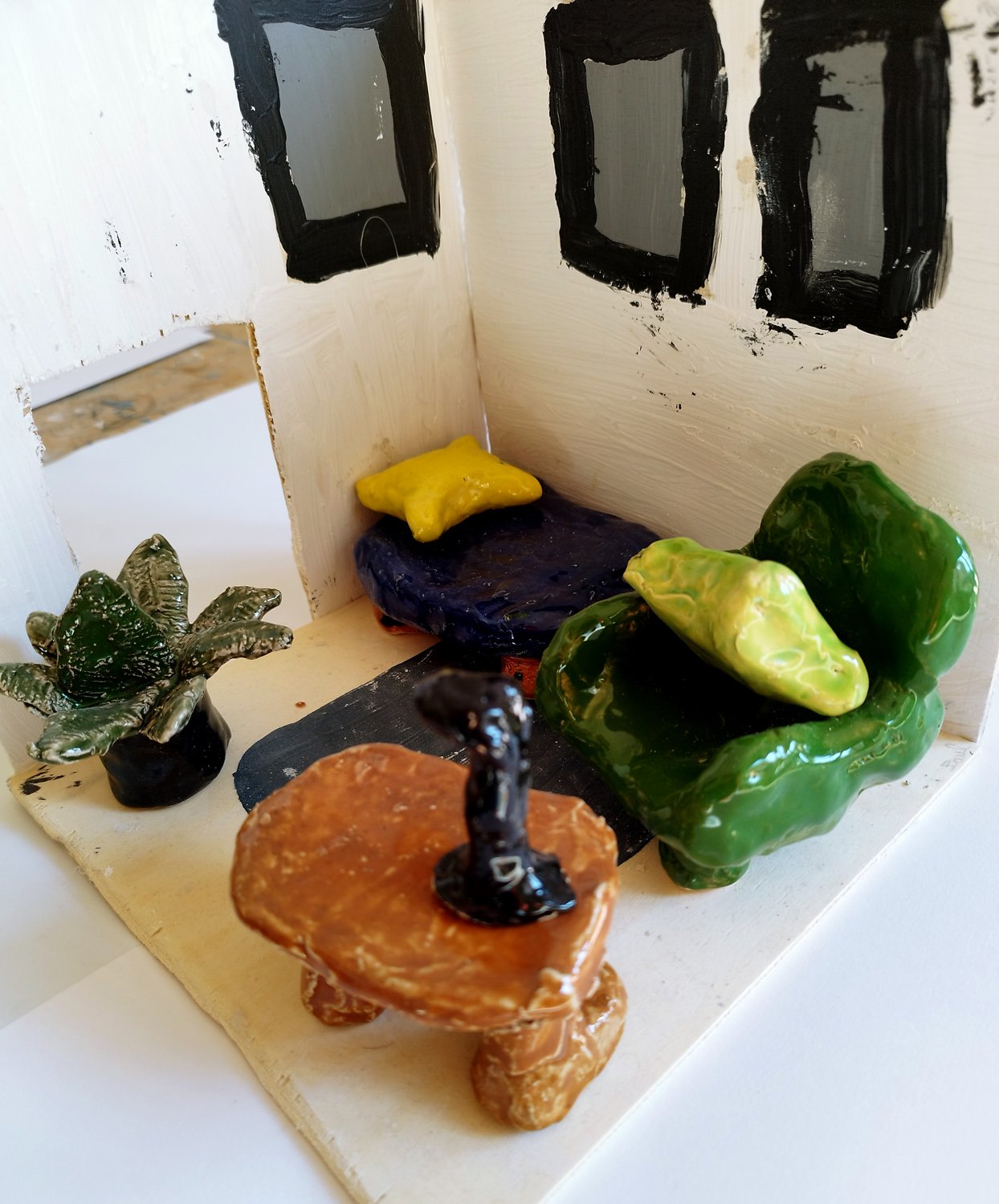 Zimmer/ Holz
Möbel/ Keramik